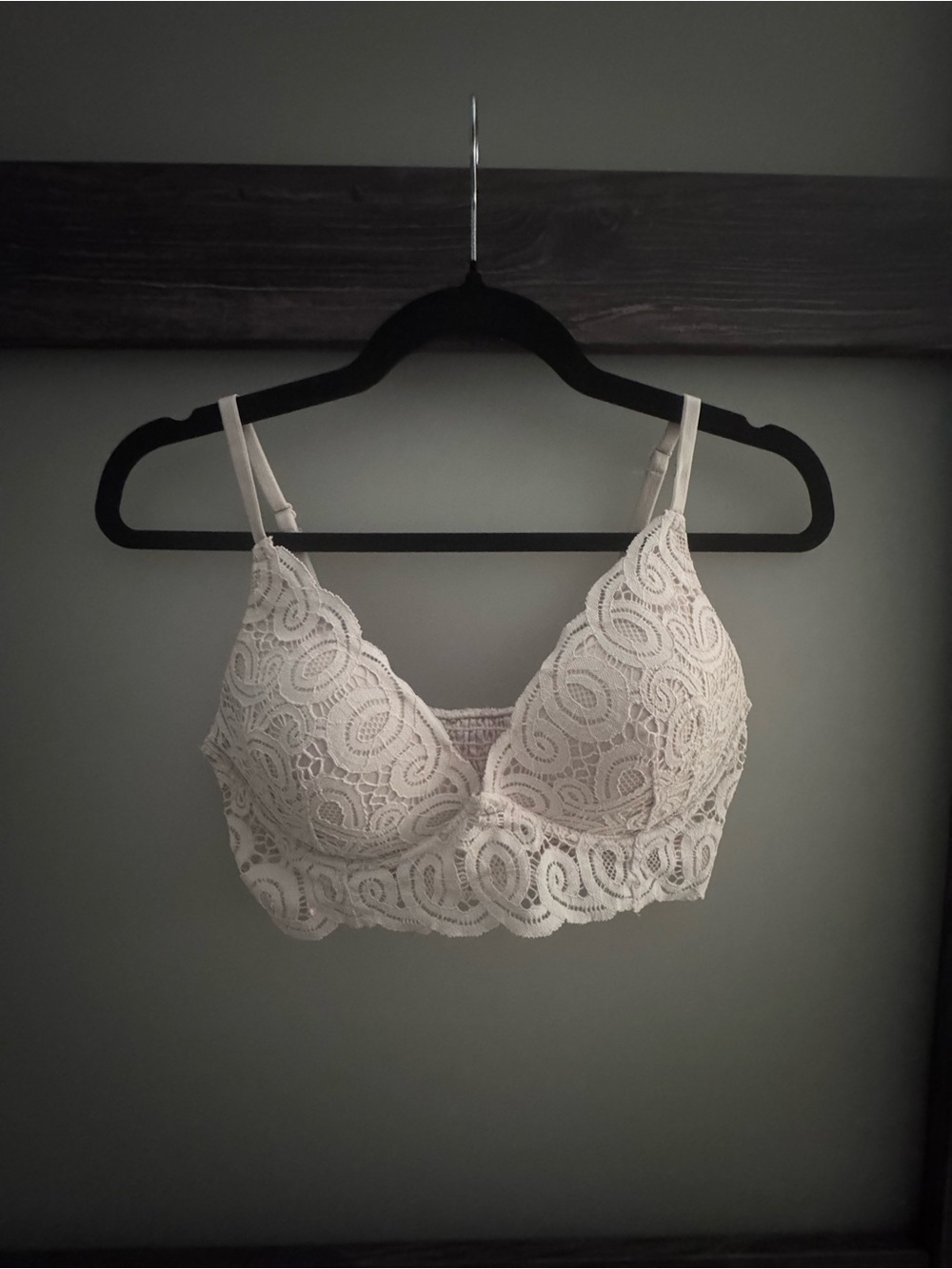 VS PINK Lace Bralette with Scalloped Hem - CREAM EUC
